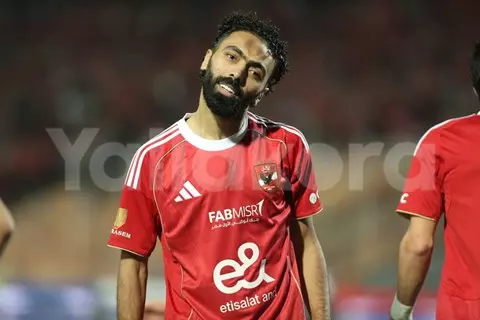 عرض جديد ومحاولة أخيرة.. يلا كورة يكشف تطورات تجديد عقد حسين الشحات مع الأهلي